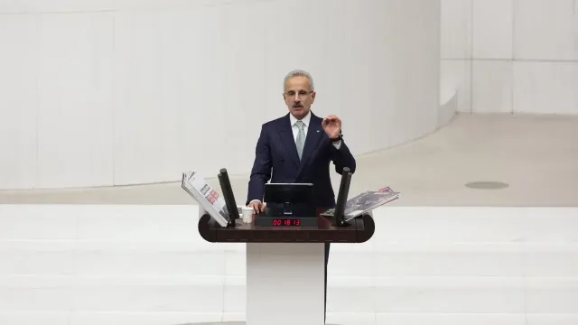 Bakan Uraloğlu: Çocukları Online Oyun ve Sosyal Medya Risklerinden Koruyacağız