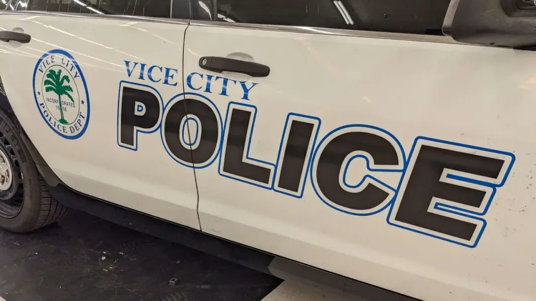 GTA 6 Koleksiyoncularına Fırsat: Vice City Polis Aracı Satışa Çıktı