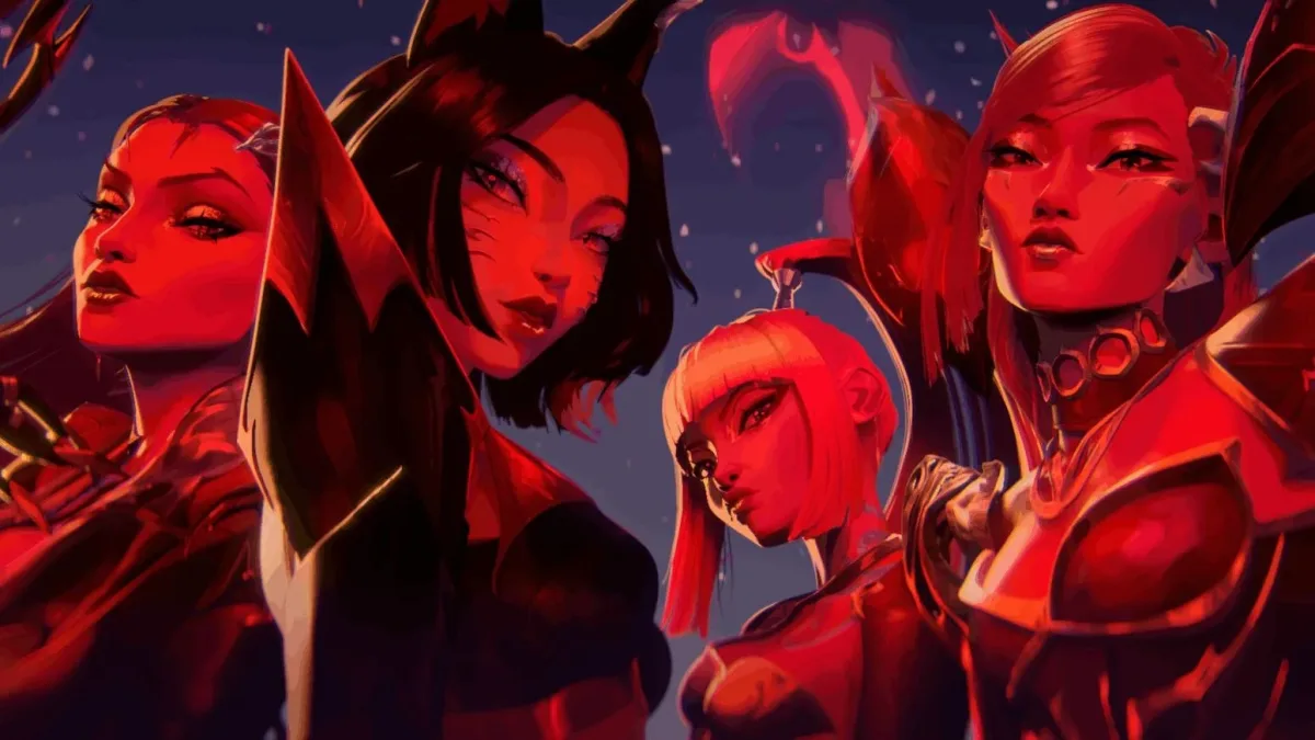 K/DA üyeleri FIRESTARTER klibinin kırmızı ışıklı tanıtım görselinde