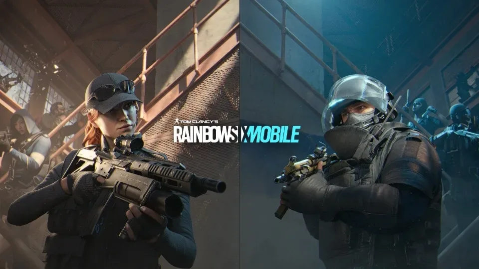 Rainbow Six Mobile logosunun iki yanında saldırı ve savunma ekipleri