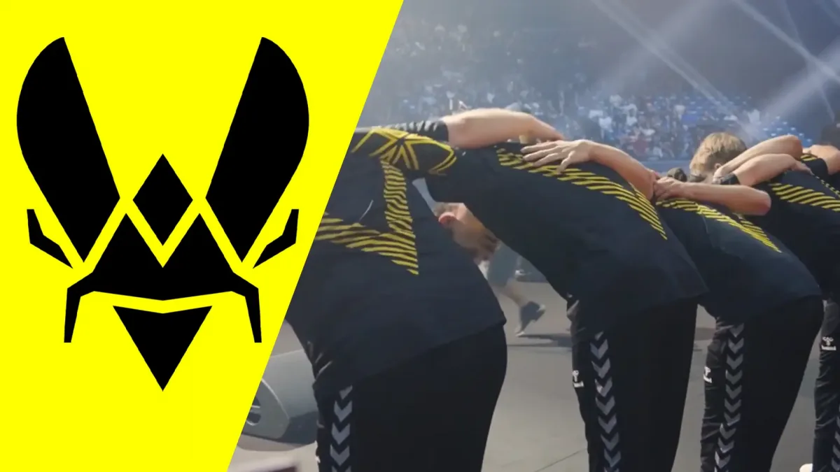 Sarı fonda Team Vitality logosu ve omuz omuza duran takım oyuncuları